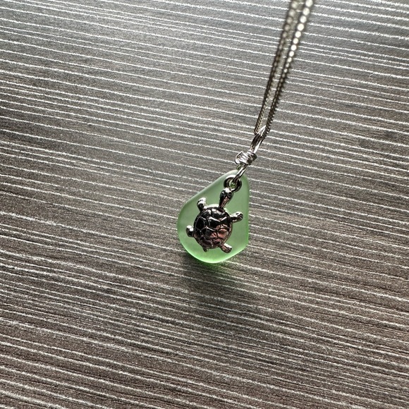 Sea glass necklace - Picture 4 of 9